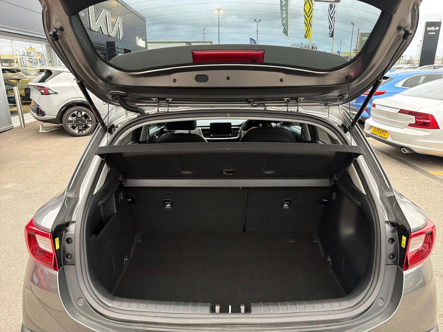 Used Kia Stonic 2024 for sale - 78195672: Photo 17