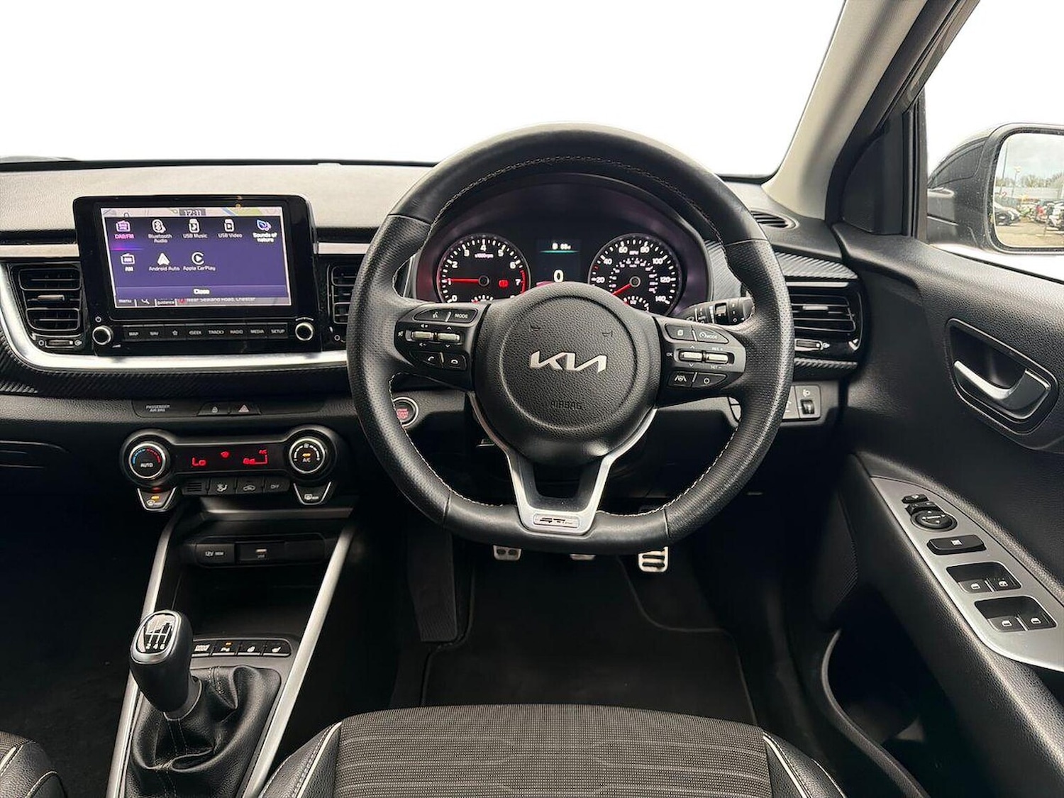 Used Kia Stonic 2024 for sale - 78195672: Photo 9