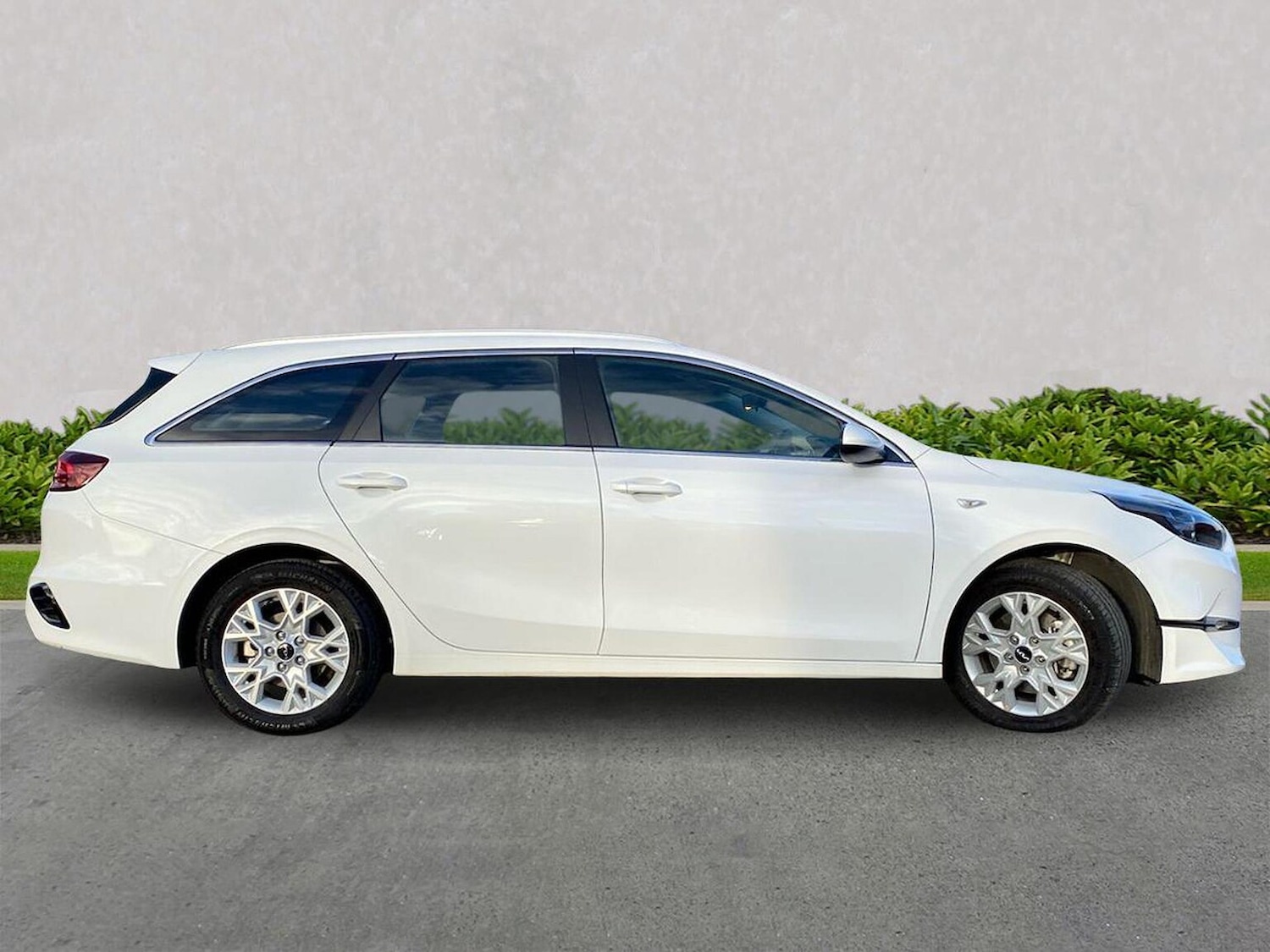 Used Kia Ceed 2025 for sale - 76831984: Photo 3