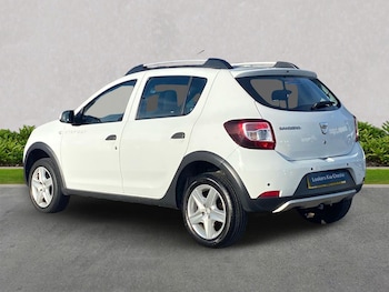 Used Dacia Sandero Stepway 2015 for sale - 76436552: Photo