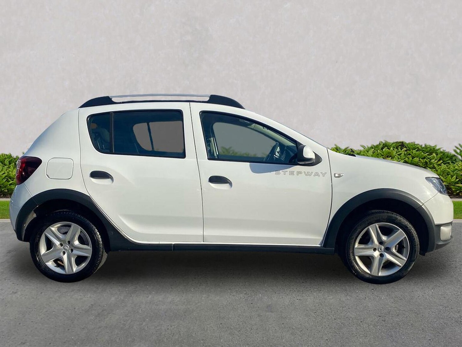 Used Dacia Sandero Stepway 2015 for sale - 76436552: Photo 3