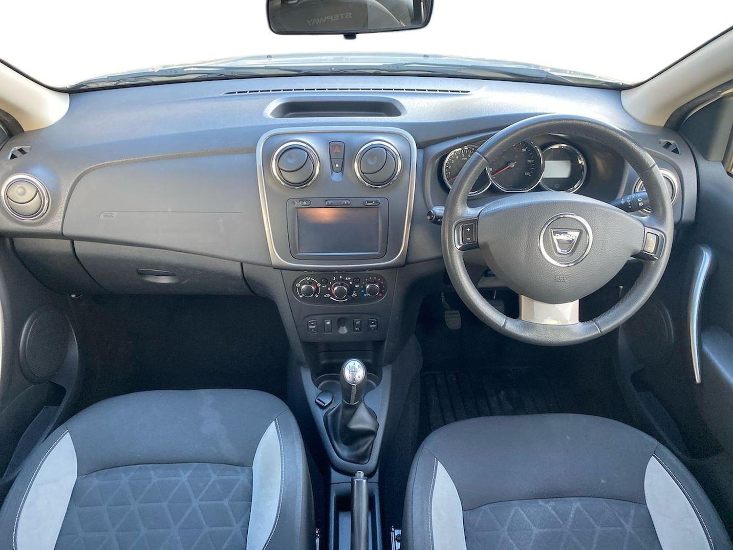 Used Dacia Sandero Stepway 2015 for sale - 76436552: Photo 8