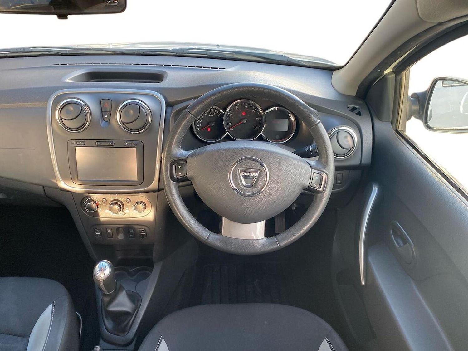 Used Dacia Sandero Stepway 2015 for sale - 76436552: Photo 9