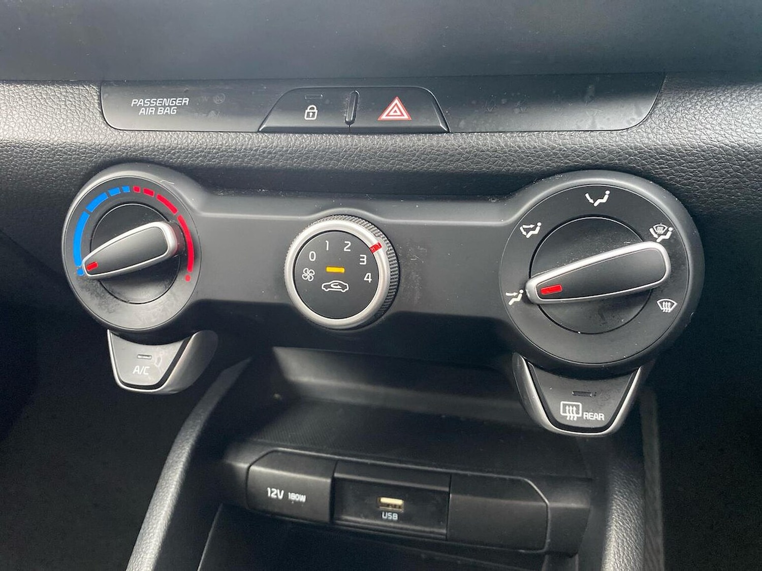 Used Kia Stonic 2022 for sale - 77822120: Photo 12