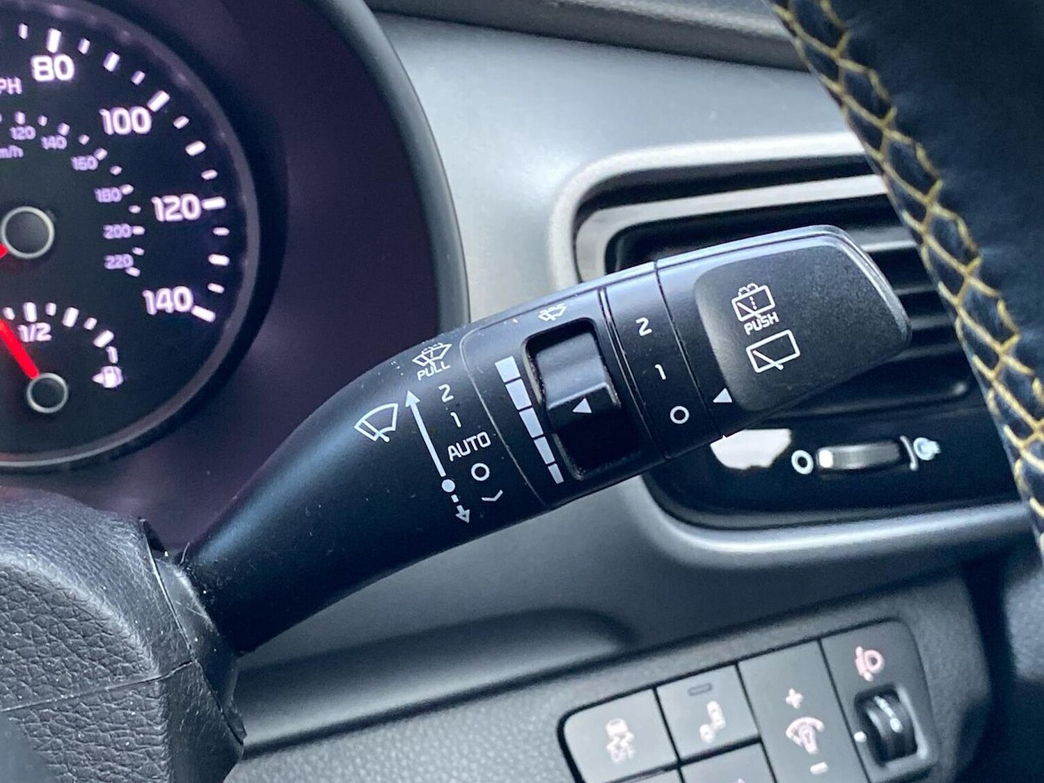 Used Kia Stonic 2018 for sale - 78195724: Photo 27