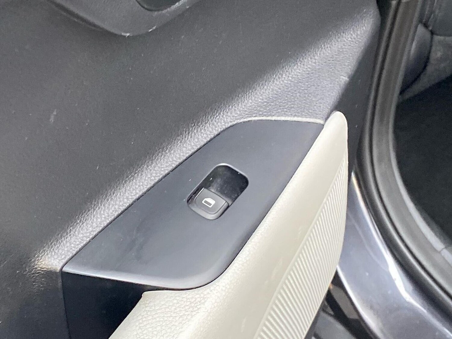 Used Kia Stonic 2018 for sale - 78195724: Photo 38