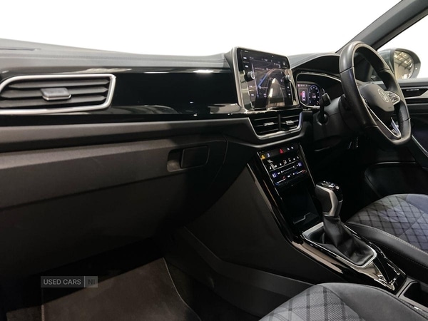 Used Volkswagen T-Roc 2023 for sale - 77456817: Photo 2