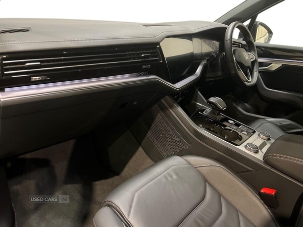 Used Volkswagen Touareg 2023 for sale - 76729605: Photo 2