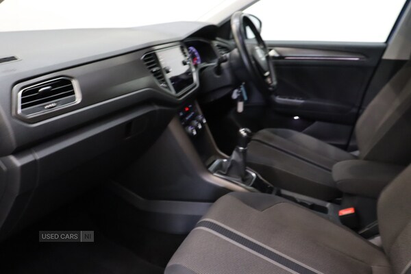 Used Volkswagen T-Roc 2018 for sale - 75520896: Photo 2