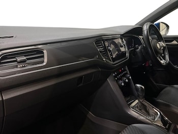 Used Volkswagen T-Roc 2022 for sale - 76914184: Photo