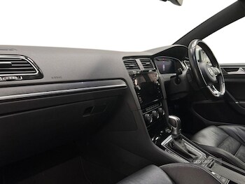 Used Volkswagen Golf 2019 for sale - 78602384: Photo