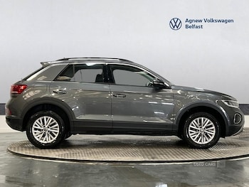Used Volkswagen T-Roc 2023 for sale - 78008243: Photo
