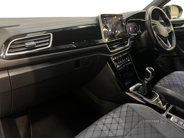 Used Volkswagen T-Roc 2023 for sale - 76743812: Photo 2