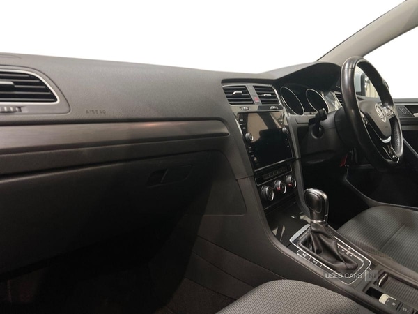 Used Volkswagen Golf 2017 for sale - 77971006: Photo 2