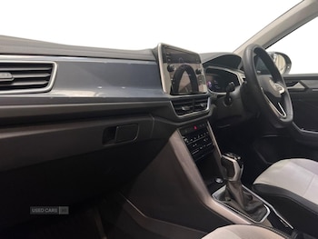 Used Volkswagen T-Roc 2023 for sale - 78989504: Photo