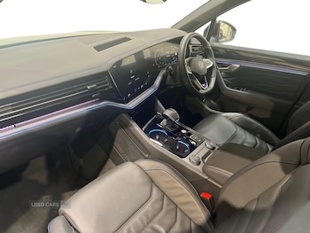 Used Volkswagen Touareg 2024 for sale - 76551341: Photo