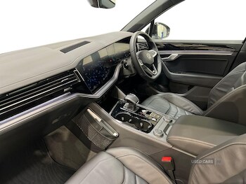 Used Volkswagen Touareg 2025 for sale - 76216113: Photo 2