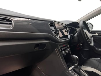 Used Volkswagen T-Roc 2018 for sale - 79349958: Photo
