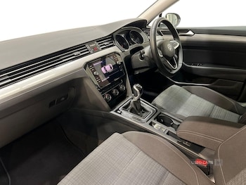 Used Volkswagen Passat 2021 for sale - 76153642: Photo 2
