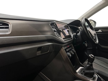 Used Volkswagen T-Roc 2019 for sale - 79465623: Photo