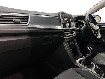 Used Volkswagen T-Roc 2023 for sale - 78602391: Photo