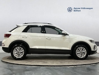 Used Volkswagen T-Roc 2023 for sale - 76850621: Photo