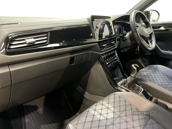 Used Volkswagen T-Roc 2023 for sale - 76621221: Photo 2