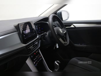 Used Volkswagen T-Roc 2024 for sale - 76271304: Photo 2