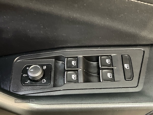 Used Volkswagen T-Roc 2023 for sale - 76937054: Photo 29