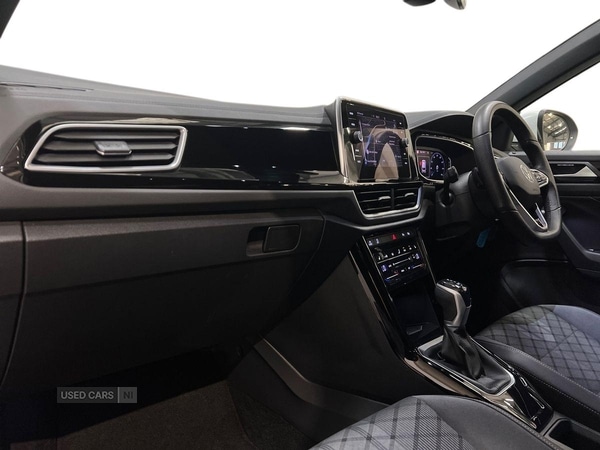 Used Volkswagen T-Roc 2023 for sale - 77401061: Photo 2