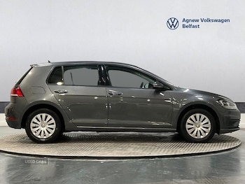 Used Volkswagen Golf 2018 for sale - 77400997: Photo