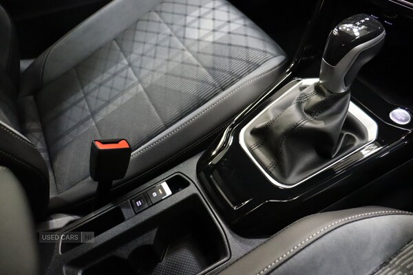 Used Volkswagen T-Roc 2025 for sale - 75327647: Photo 32