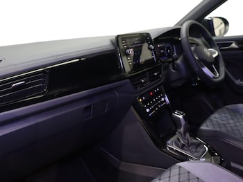 Used Volkswagen T-Roc 2025 for sale - 76433700: Photo