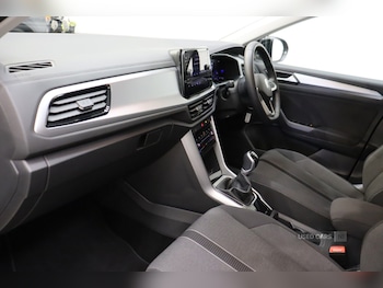 Used Volkswagen T-Roc 2023 for sale - 75460093: Photo