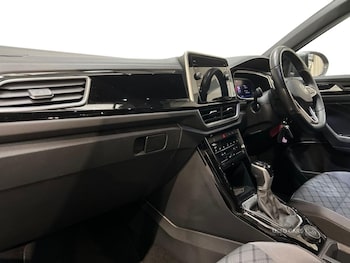 Used Volkswagen T-Roc 2023 for sale - 78609824: Photo