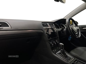 Used Volkswagen Golf 2018 for sale - 79237860: Photo