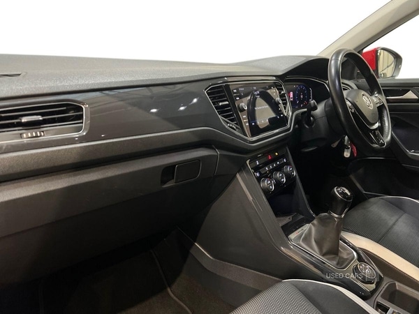 Used Volkswagen T-Roc 2018 for sale - 76936931: Photo 2