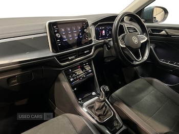 Used Volkswagen T-Roc 2023 for sale - 78760157: Photo