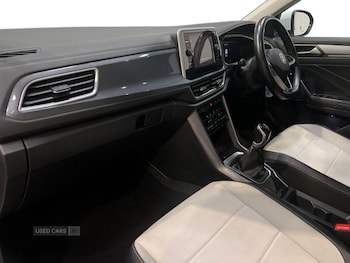 Used Volkswagen T-Roc 2022 for sale - 76825389: Photo