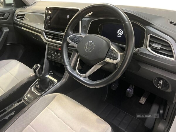 Used Volkswagen T-Roc 2022 for sale - 76825389: Photo 6