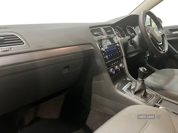 Used Volkswagen Golf 2019 for sale - 76825370: Photo