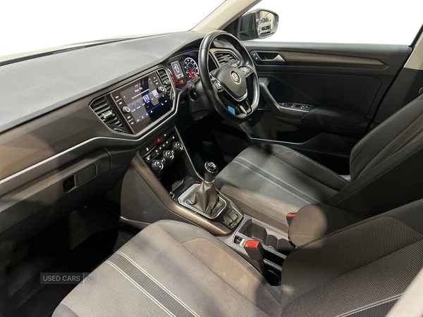 Used Volkswagen T-Roc 2018 for sale - 77098337: Photo 2