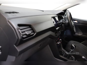 Used Volkswagen T-Roc 2023 for sale - 75520905: Photo