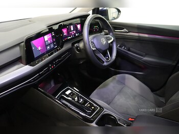 Used Volkswagen Golf 2023 for sale - 75352387: Photo