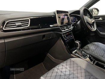 Used Volkswagen T-Roc 2024 for sale - 76667620: Photo