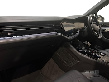 Used Volkswagen Touareg 2024 for sale - 76927319: Photo