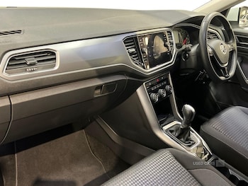 Used Volkswagen T-Roc 2021 for sale - 76284471: Photo 2