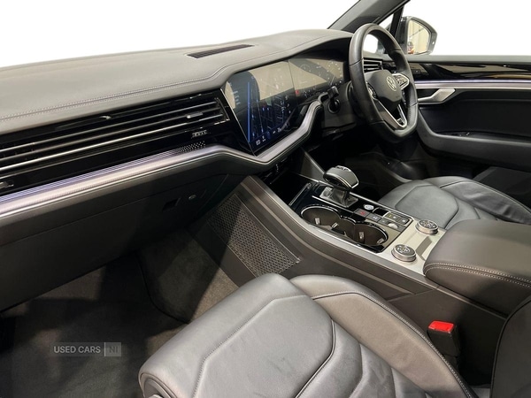 Used Volkswagen Touareg 2023 for sale - 76153703: Photo 2