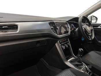 Used Volkswagen T-Roc 2021 for sale - 77613499: Photo