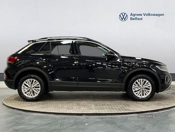 Used Volkswagen T-Roc 2023 for sale - 79781380: Photo